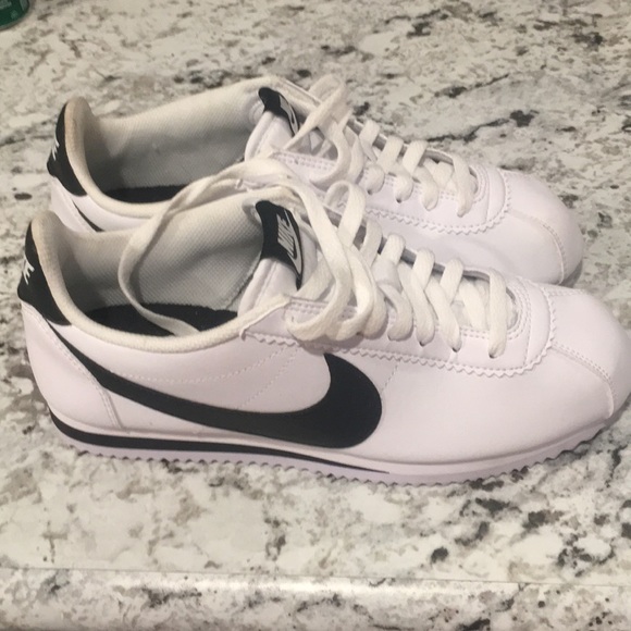 nike classic cortez womens tennis shoes